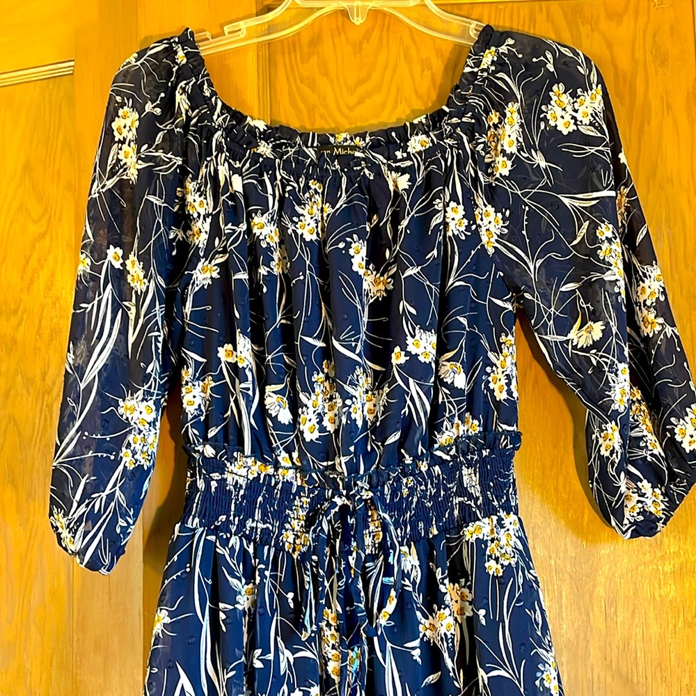 Adorable Navy Peasant dress with sheer sleeves and ruffle tiers. Size PS